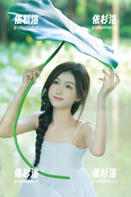 MiMi Chan 随MiMi Chan一起踏浪:水手服风情写真合集与图包推荐